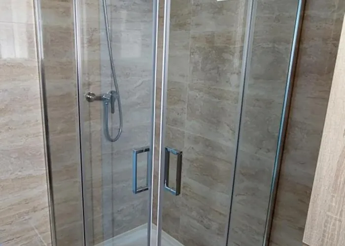 The Whale House Балеал