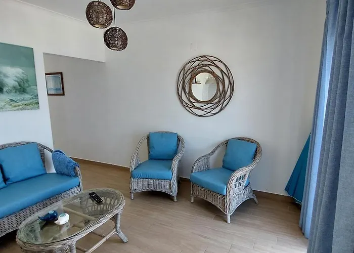 The Whale House Апартаменты *