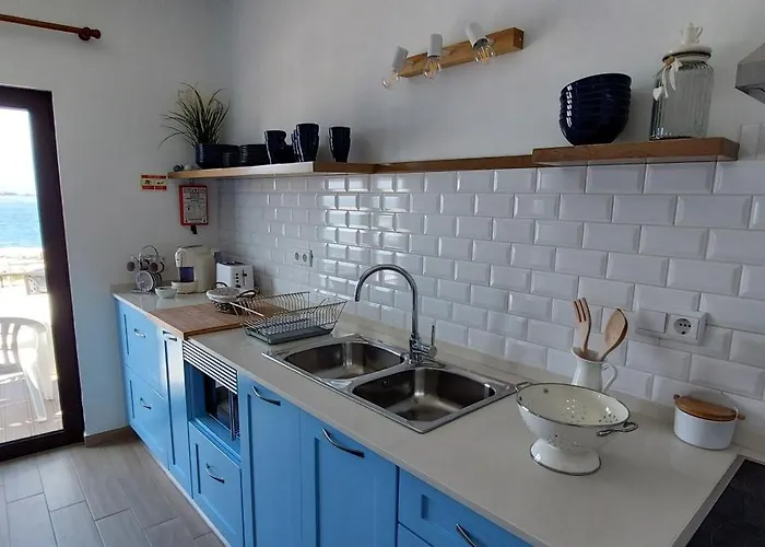 The Whale House Апартаменты *