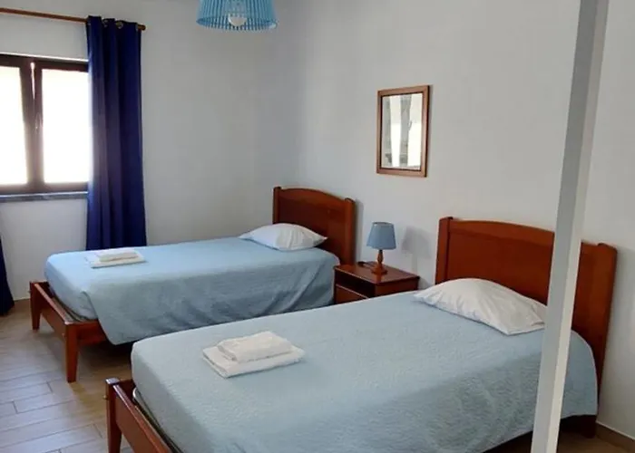 The Whale House Апартаменты *